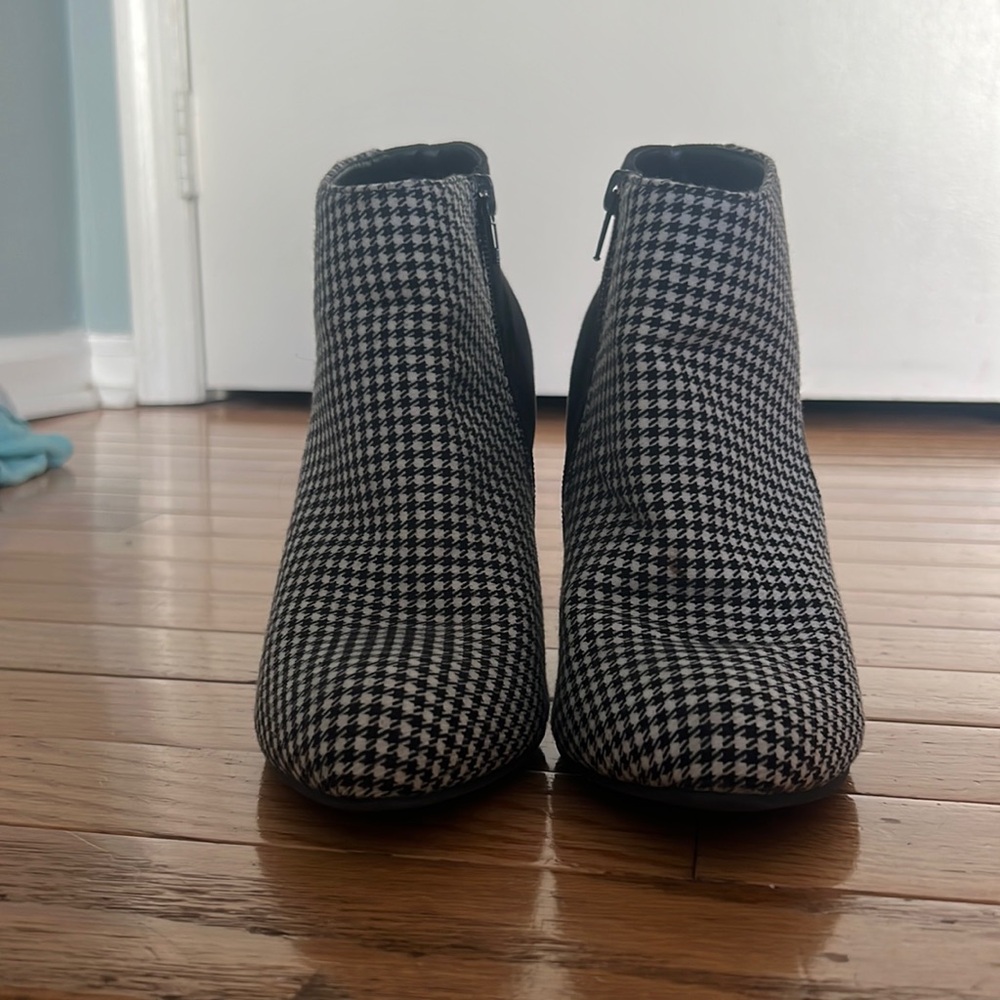 Madden girl houndstooth heals